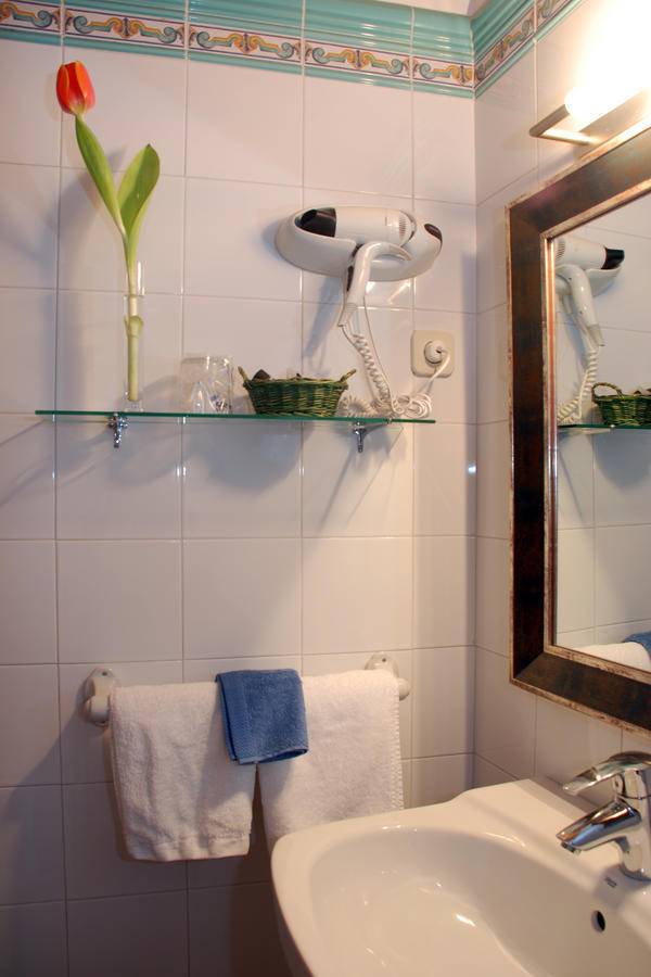 Hospederia El Arco Hotel Villavieja del Lozoya Værelse billede